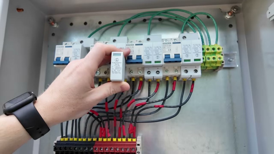 2-Pole DC Surge Protection Device